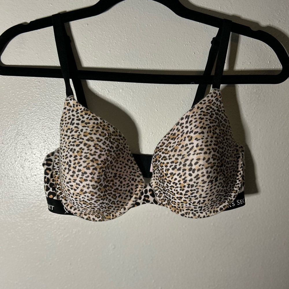 Victoria’s Secret Bra  Leopard Print T-Shirt Lighty Lined Demi LOGO Size 34D